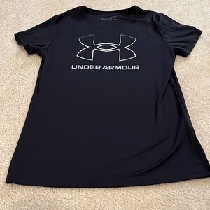 LADIES UNDER ARMOUR SIZE MEDIUM SHIRT